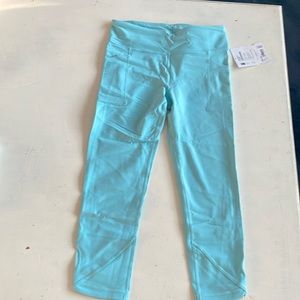 Athleta Infinity Capri / NWT / Grotto Blue / Size XXL / 16